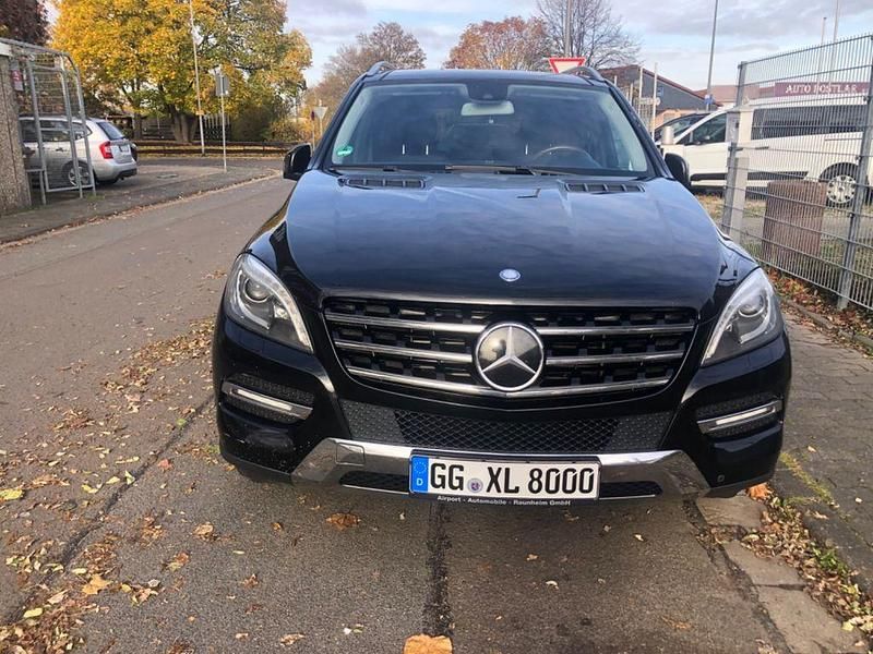 Gebraucht Mercedes ML350 258 PS (189 kW) 2012 Schwarz SUV