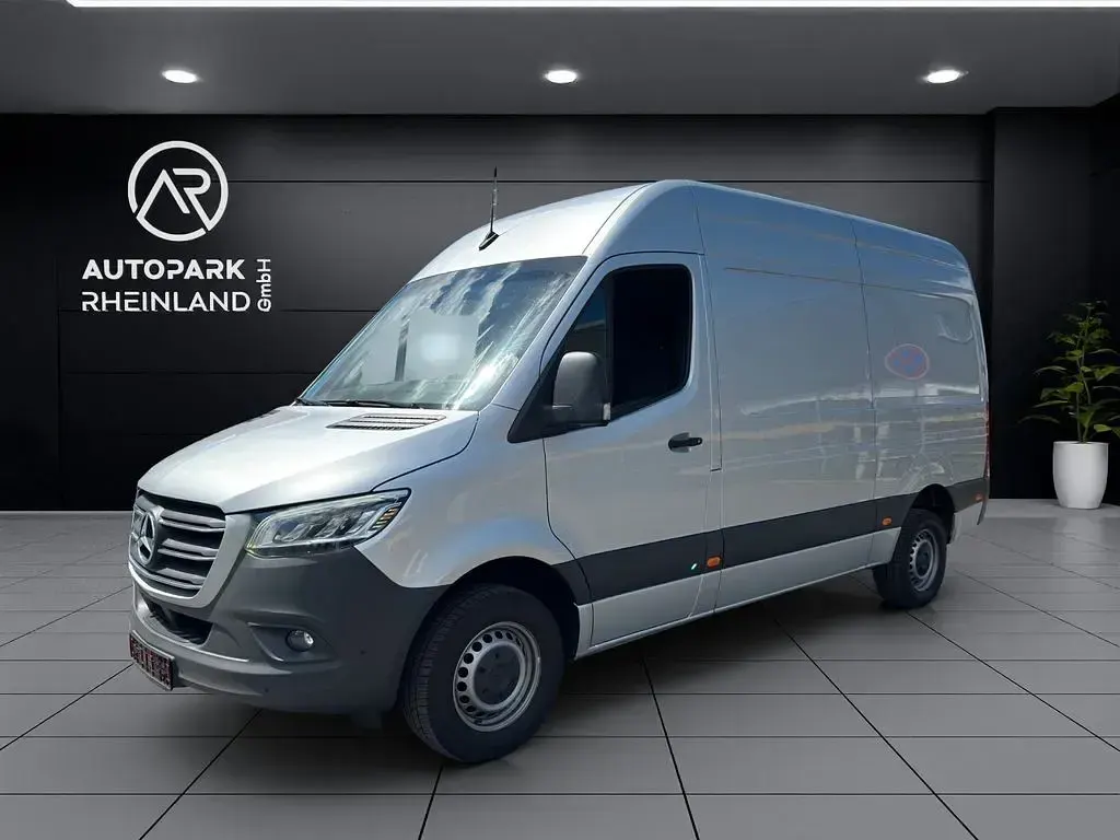 Gebraucht Mercedes Sprinter 163 PS (119 kW) 2020 Silber Van