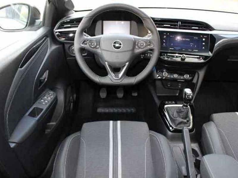 Gebraucht Opel Corsa Elegance 101 PS (74 kW) 2024 Kristallsilbermetallic (metallic) Limousine