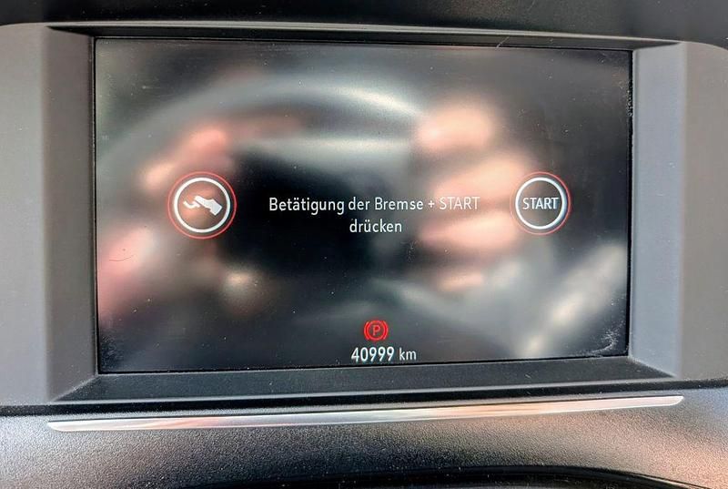 Gebraucht Opel Corsa-e 100 kW (136 PS) 2020 Schwarz Kleinwagen