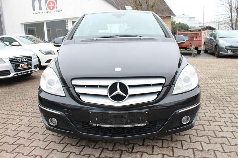 Gebraucht Mercedes B180 116 PS (85 kW) 2009 Schwarz Van / Kleinbus