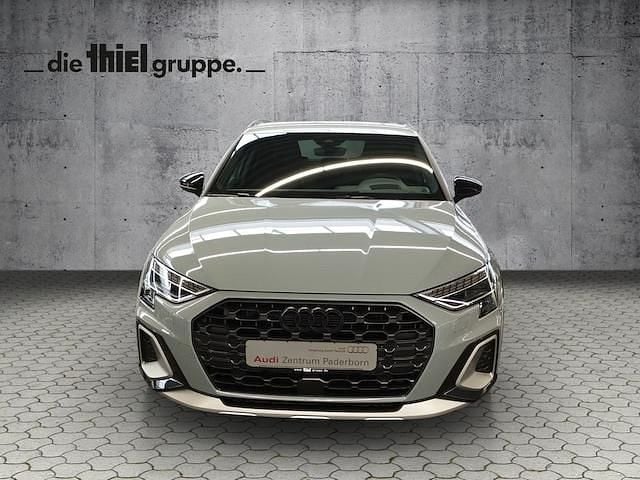 Grau Gebraucht 2024 Audi A3 S-Line Limousine | 37.900 € (Fairer Preis) - Bild 1/4