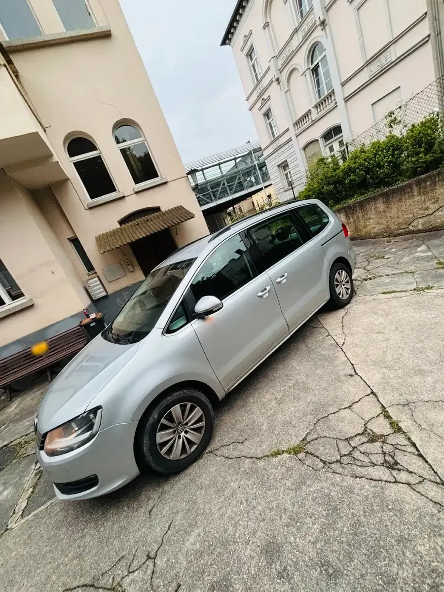 Gebraucht VW Sharan 140 PS (102 kW) 2014 Silber Van / Kleinbus