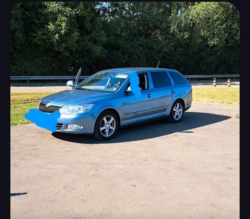 Gebraucht Skoda Octavia 125 PS (91 kW) 2010 Blau Kombi