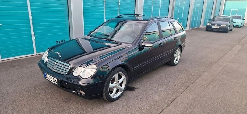 Schwarz Gebraucht 2003 Mercedes C220 Classic Limousine | 1.999 € (Fairer Preis) - Bild 1/4