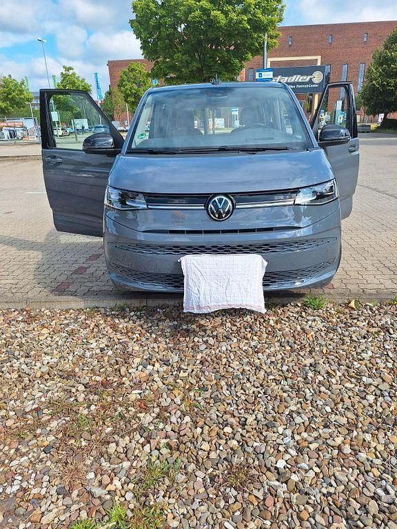 Grau Gebraucht 2023 VW T7 Life Van | 45.000 € - Bild 1/4