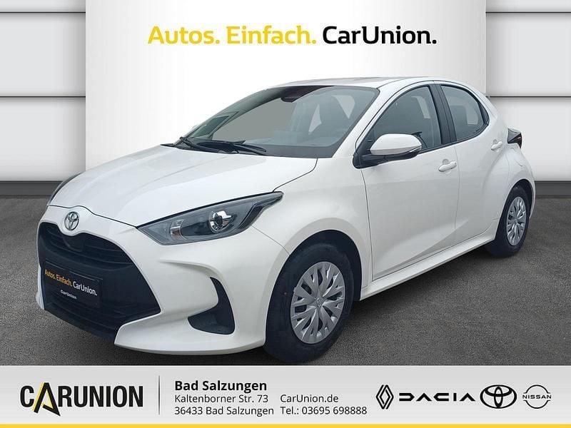 Schneeweiß Neu 2025 Toyota Yaris Hybrid Comfort Kleinwagen | 21.900 € (Superpreis) - Bild 1/4