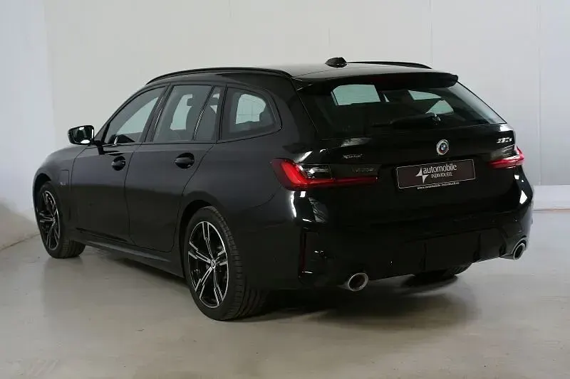 Gebraucht BMW 330e M Sport 292 PS (214 kW) 2022 Schwarz Limousine