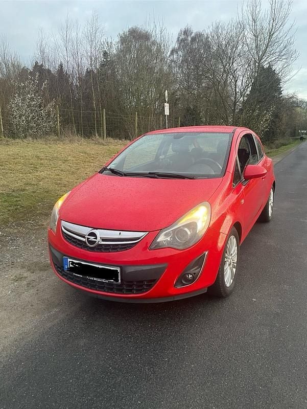 Gebraucht Opel Corsa Innovation 90 PS (66 kW) 2012 Rot Kleinwagen
