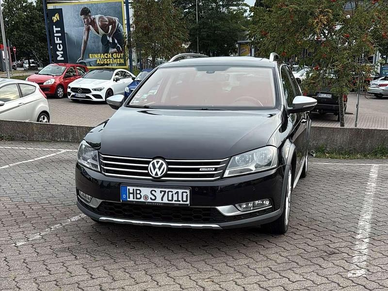 Schwarz Gebraucht 2013 VW Passat Alltrack Kombi | 13.999 € (Etwas zu teuer) - Bild 1/4