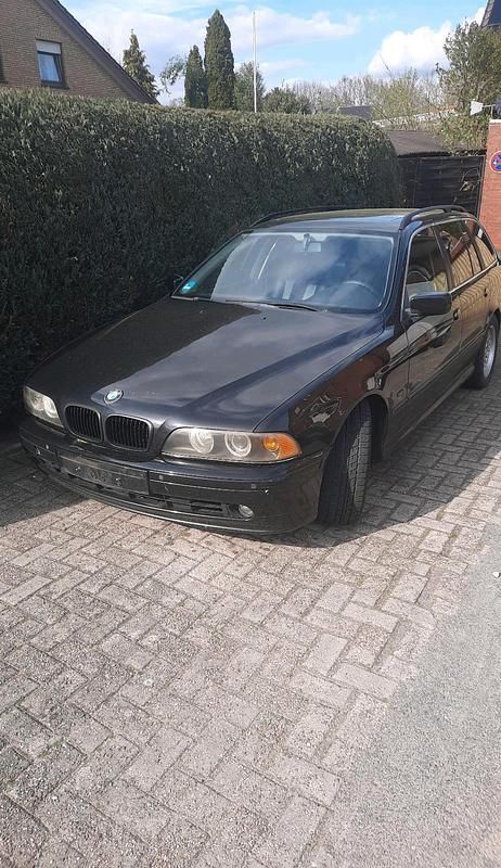 Gebraucht BMW 520 170 PS (125 kW) 2000 Schwarz Kombi