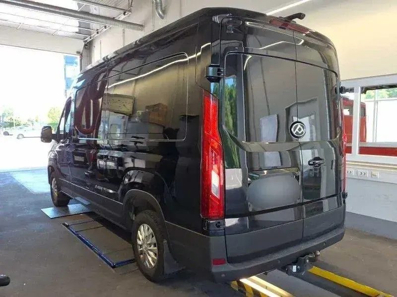 Gebraucht Maxus V90 148 PS (108 kW) 2024 Schwarz Van