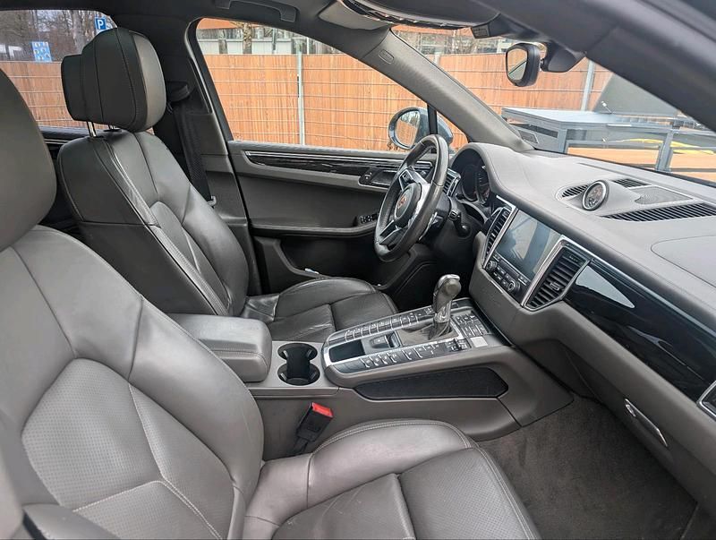 Gebraucht Porsche Macan 285 PS (209 kW) 2017 Schwarz SUV