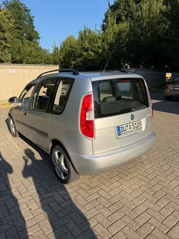 Gebraucht Skoda Roomster 69 PS (50 kW) 2011 Silber Van / Kleinbus