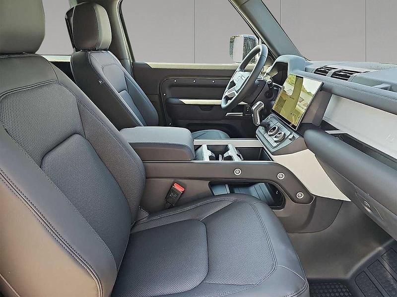 Gebraucht Land Rover Defender SE Dynamic 202 PS (148 kW) 2026 SUV
