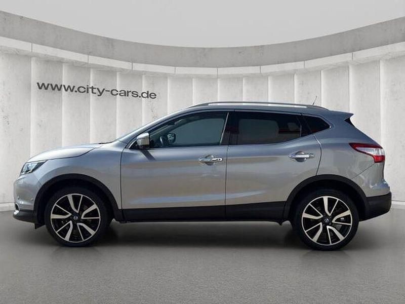 Gebraucht Nissan Qashqai Tekna 163 PS (119 kW) 2017 Silber SUV