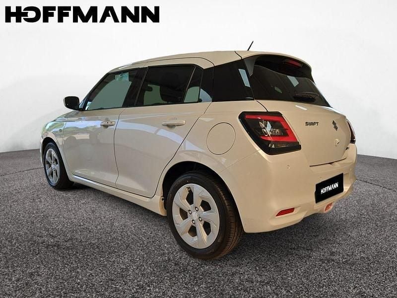 Gebraucht Suzuki Swift Comfort 83 PS (61 kW) 2024 Pure white pearl metallic Kleinwagen