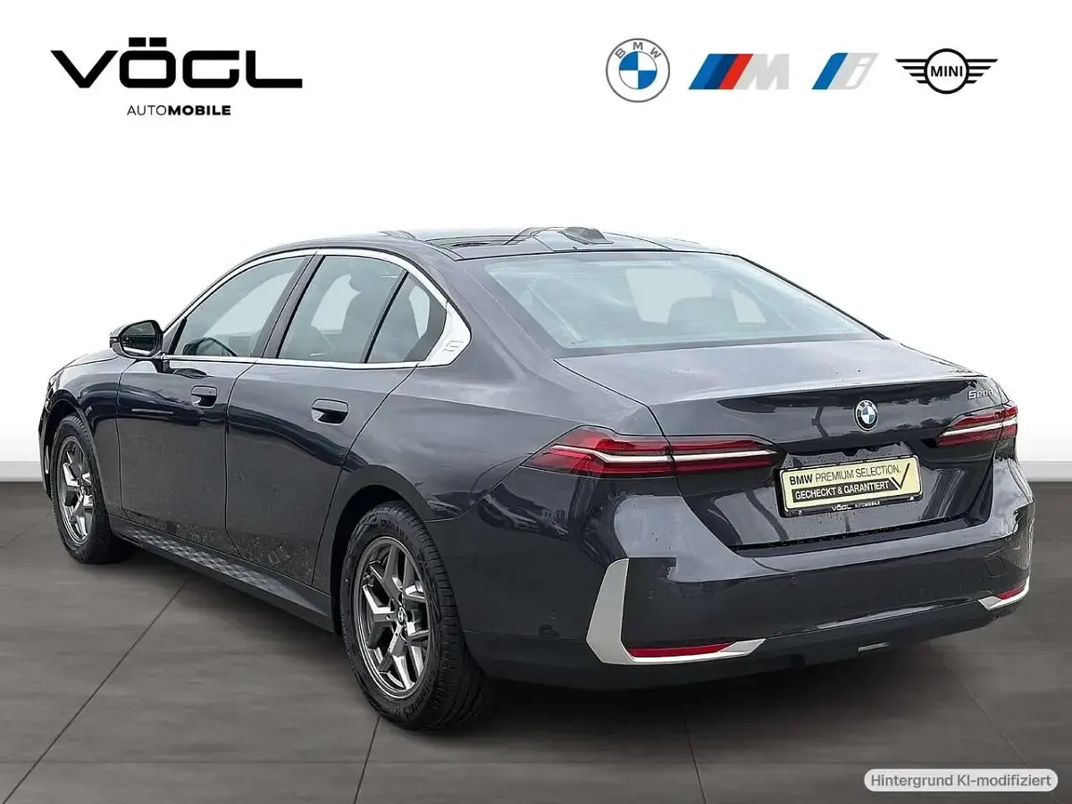 Gebraucht BMW 520 Sport Line 197 PS (144 kW) 2024 Sophistograu brillanteffekt Limousine