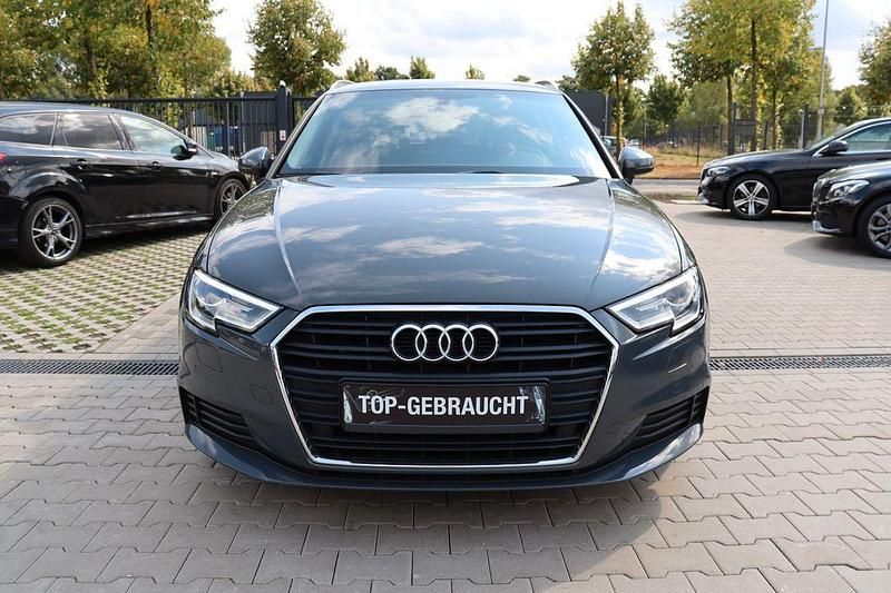 Gebraucht Audi A3 Comfort 116 PS (85 kW) 2018 Nanogra Kleinwagen