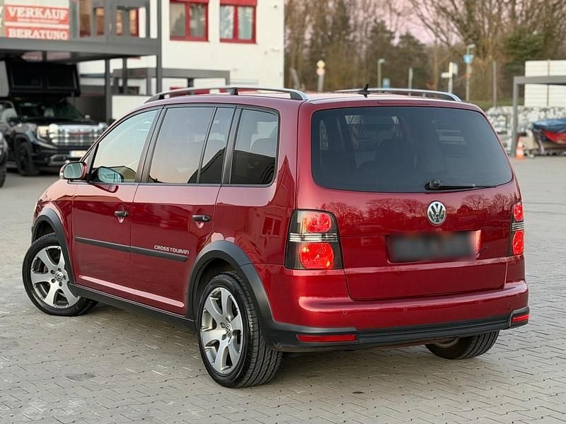 Gebraucht VW Touran Cross 140 PS (102 kW) 2009 Rot Van / Kleinbus