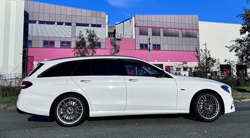 Gebraucht Mercedes E300 306 PS (225 kW) 2019 Weiß Kombi