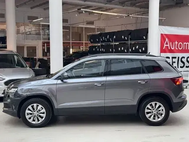 Gebraucht Skoda Karoq Selection 150 PS (110 kW) 2024 Graphite grey SUV