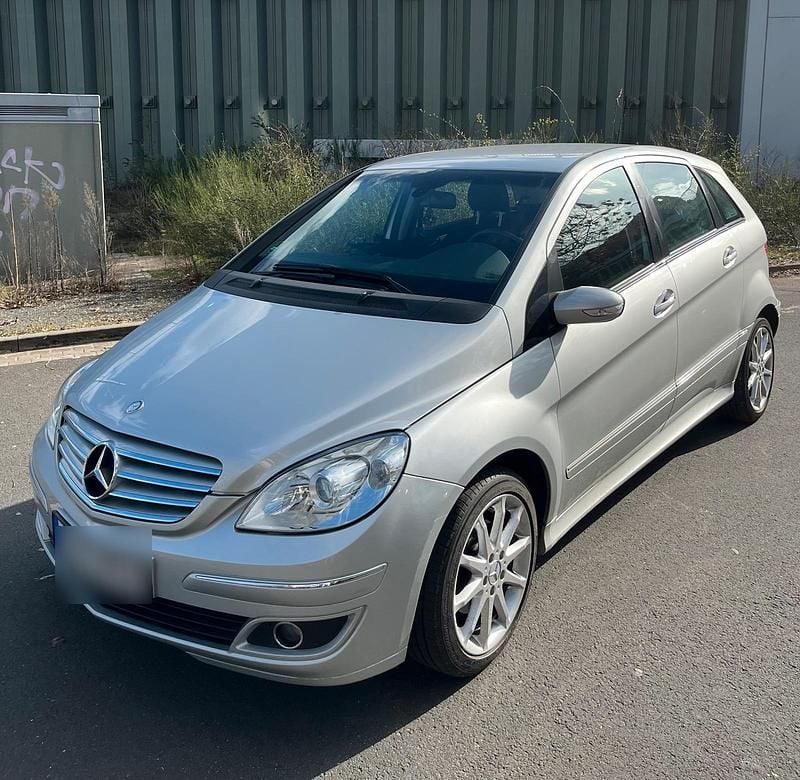 Gebraucht Mercedes E200 193 PS (141 kW) 2007 Silber Limousine