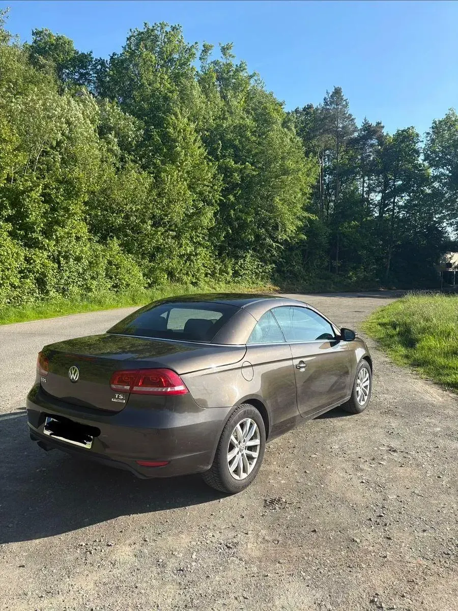 Gebraucht VW Eos Edition 122 PS (89 kW) 2011 Braun Cabrio