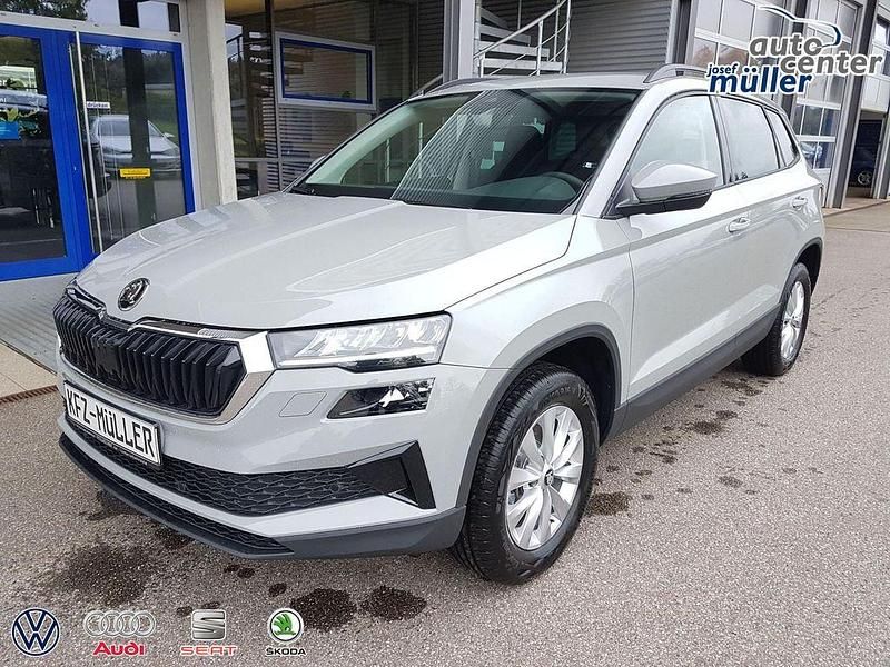 Neu Skoda Karoq Selection 150 PS (110 kW) 2025 Grau SUV
