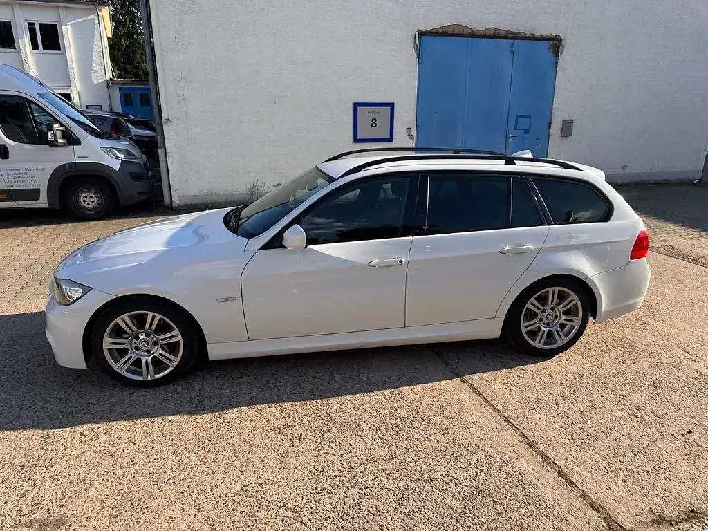 Używany BMW 320 Performance 177 KM (130 kW) 2010 Biały Kombi