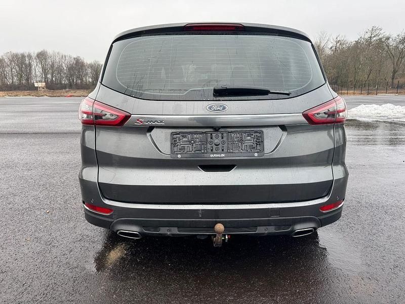 Gebraucht Ford S-MAX Titanium 190 PS (139 kW) 2018 Grau Van / Kleinbus