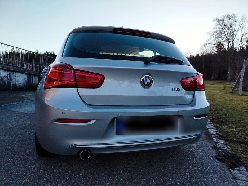 Gebraucht BMW 118 136 PS (100 kW) 2019 Silber Kleinwagen