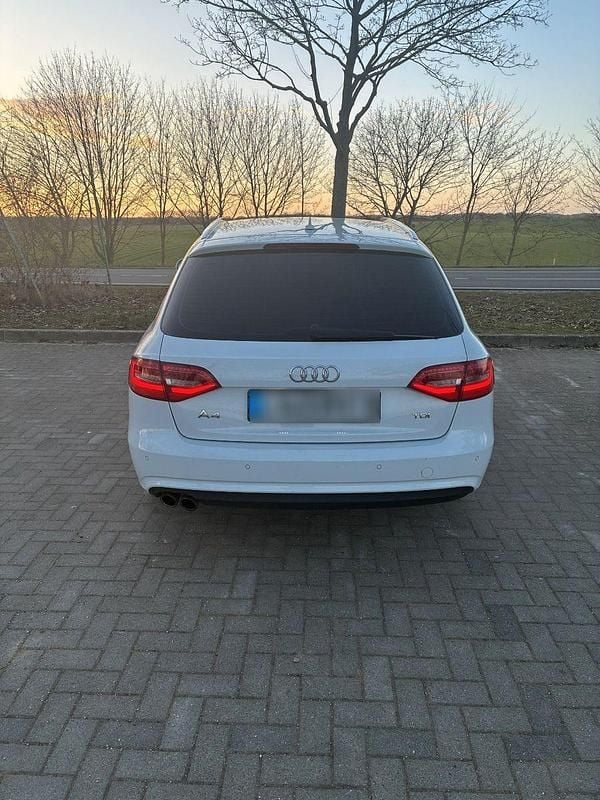 Gebraucht Audi A4 Attraction 120 PS (88 kW) 2013 Weiß Kombi