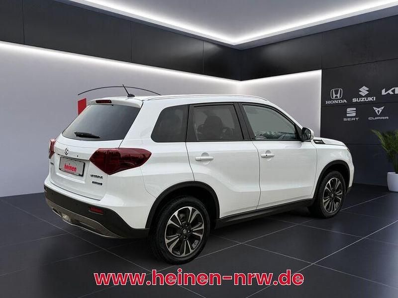 Gebraucht Suzuki Vitara Comfort+ 129 PS (94 kW) 2022 Weiss SUV