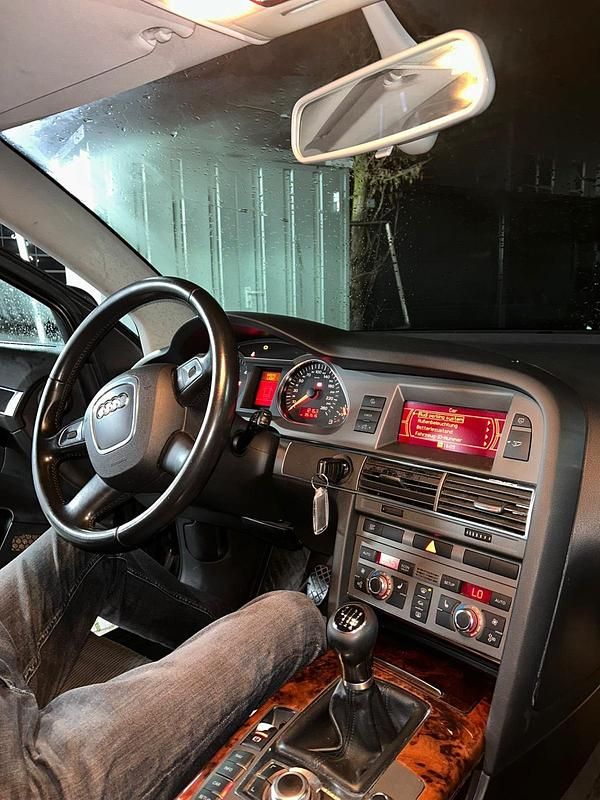 Gebraucht Audi A6 210 PS (154 kW) 2025 Grau Kombi