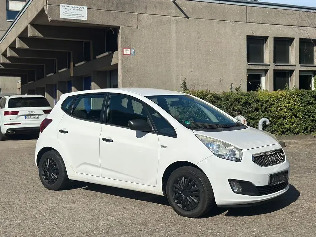Usado Kia Venga Vision 90 HP (66 kW) 2010 Branco Citadino