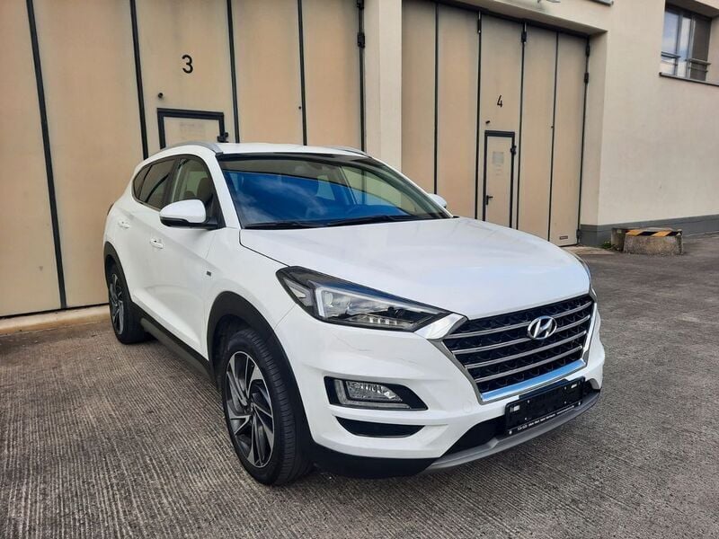 Weiß Gebraucht 2020 Hyundai Tucson Trend SUV | 15.900 € - Bild 1/4
