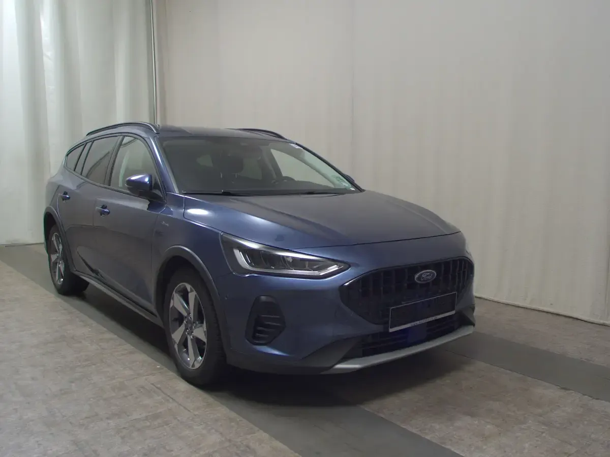 Gebraucht Ford Focus Active 116 PS (85 kW) 2023 Blau Kombi