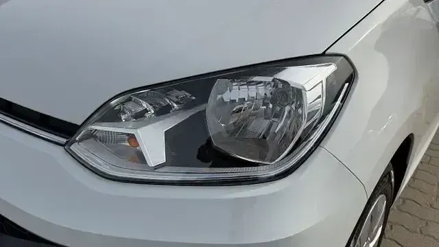 Second-hand VW up! 65 CP (47 kW) 2023 Alb Hatchback