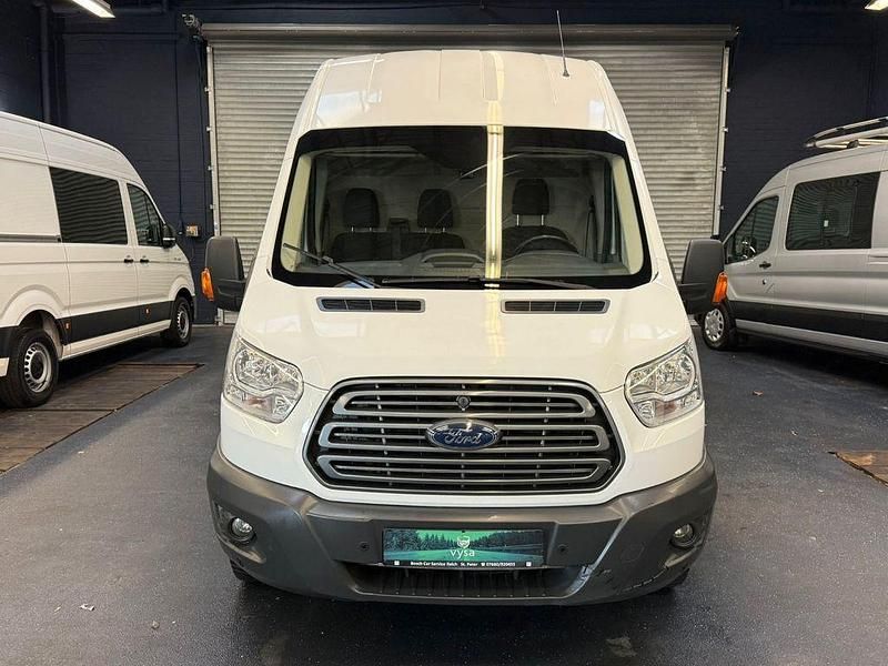 Gebraucht Ford Transit 131 PS (96 kW) 2018 Weiß Van / Kleinbus