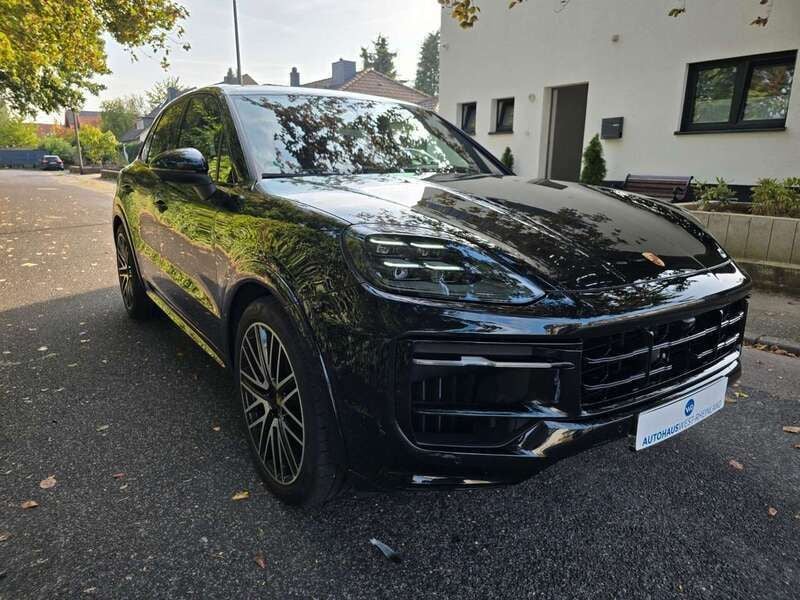 Gebraucht Porsche Cayenne Turbo 475 PS (349 kW) 2024 Schwarz SUV