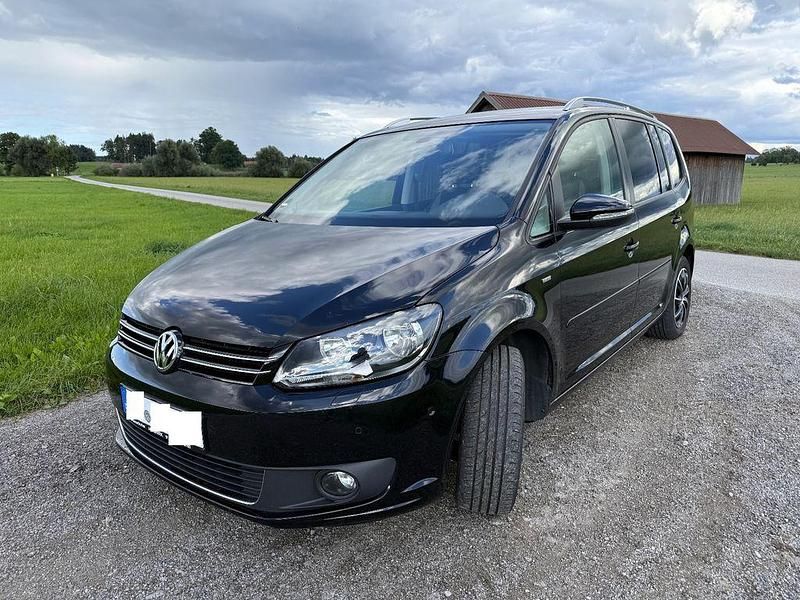 Schwarz Gebraucht 2014 VW Touran Life Van / Kleinbus | 8.500 € (Fairer Preis) - Bild 1/4