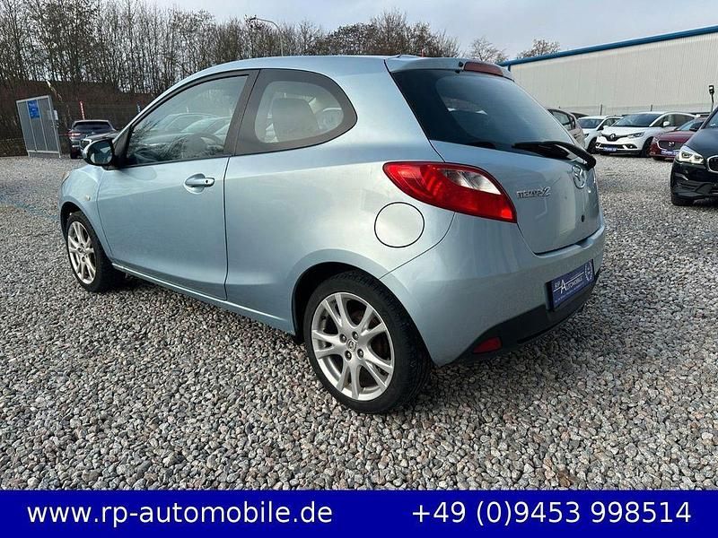 Gebraucht Mazda 2 Inclusive 86 PS (63 kW) 2009 Blau Kleinwagen