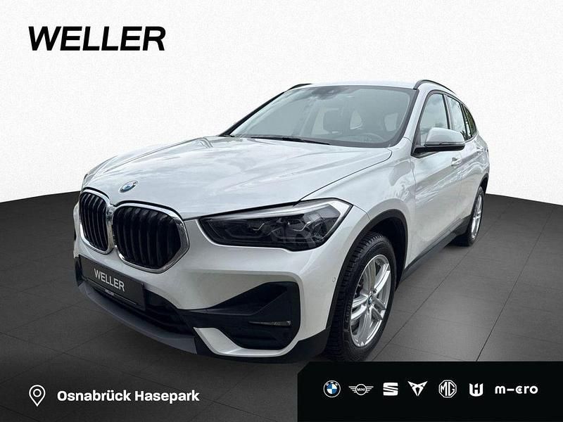 Mineralweiß (weiß) Gebraucht 2020 BMW X1 Advantage SUV | 24.888 € (Fairer Preis) - Bild 1/4