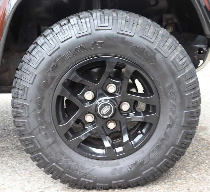 Gebraucht Land Rover Defender Adventure 122 PS (89 kW) 2015 Kombi