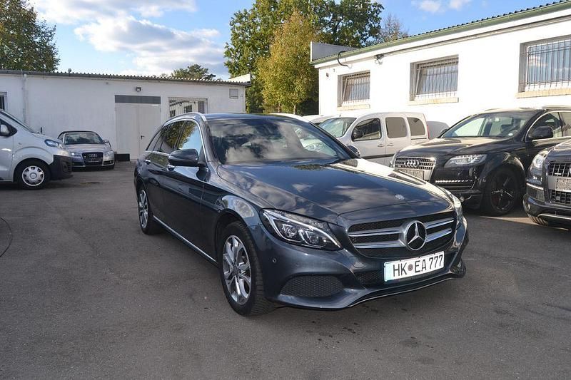 Grau Gebraucht 2015 Mercedes C350e Kombi | 10.999 € (Fairer Preis) - Bild 1/4