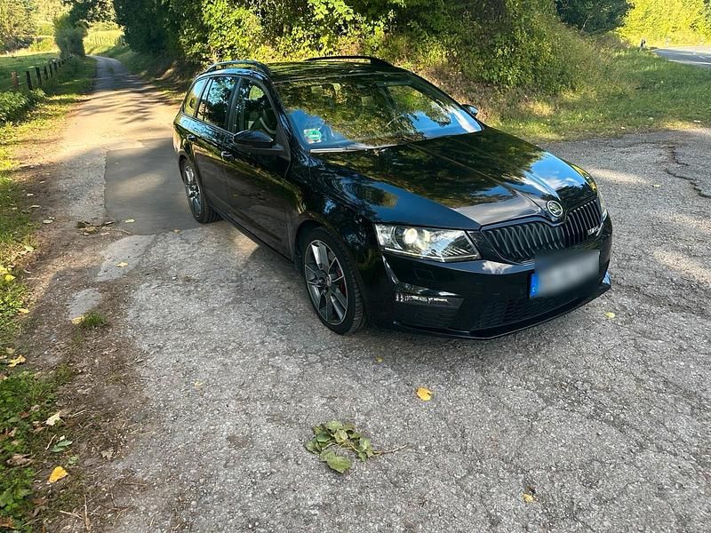 Schwarz Gebraucht 2014 Skoda Octavia vRS Kombi | 10.999 € (Etwas zu teuer) - Bild 1/3