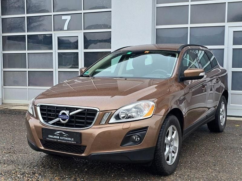 Gebraucht Volvo XC60 Kinetic 185 PS (136 kW) 2009 Braun SUV