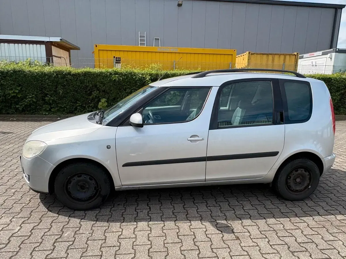 Używany Skoda Roomster 86 KM (63 kW) 2007 Srebrny Minivan