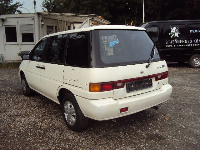 Nissan prairie 1994